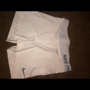NEVER WORN NIKE SHORTS